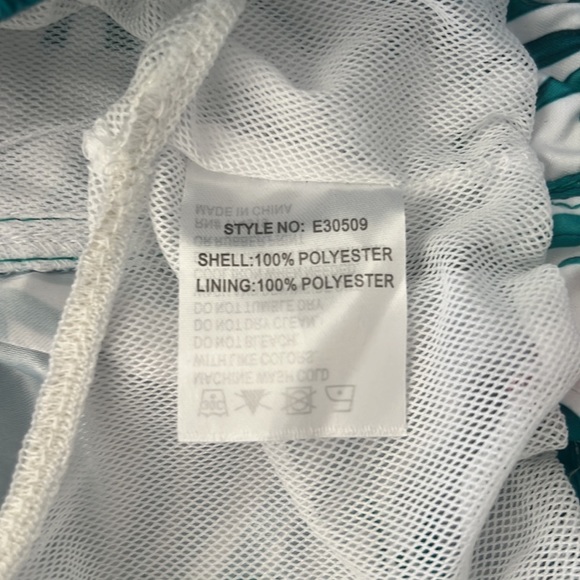 New XXL Swim Trunks - Picture 6 of 8